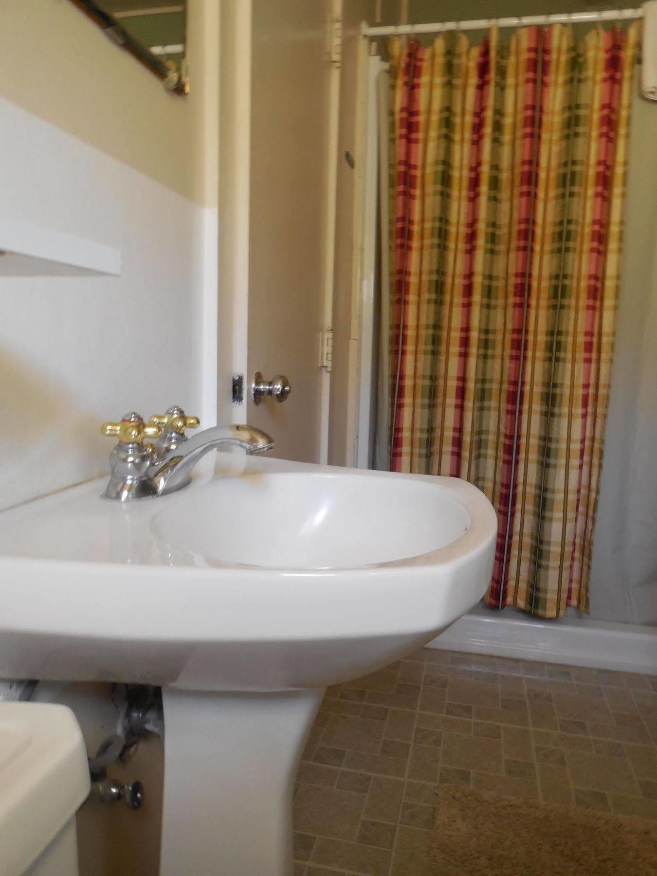 West Hotel 2*
